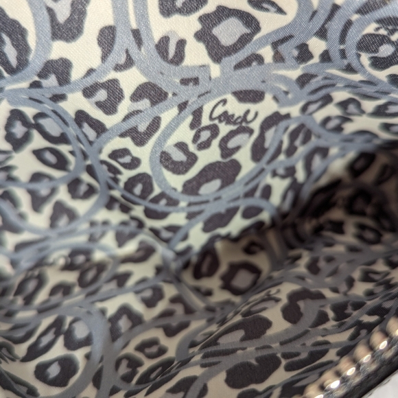 Coach Poppy Patent Glam Liquid Leather Wristlet Black EUC - Picture 6 of 7